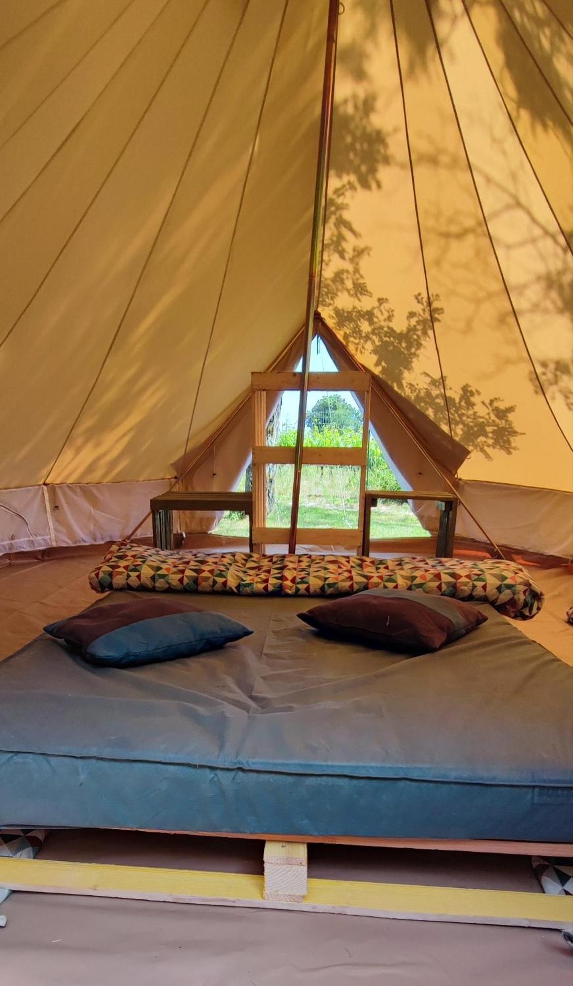 Camping Carrefour De L'Ardeche Saint-Remeze Eksteriør billede