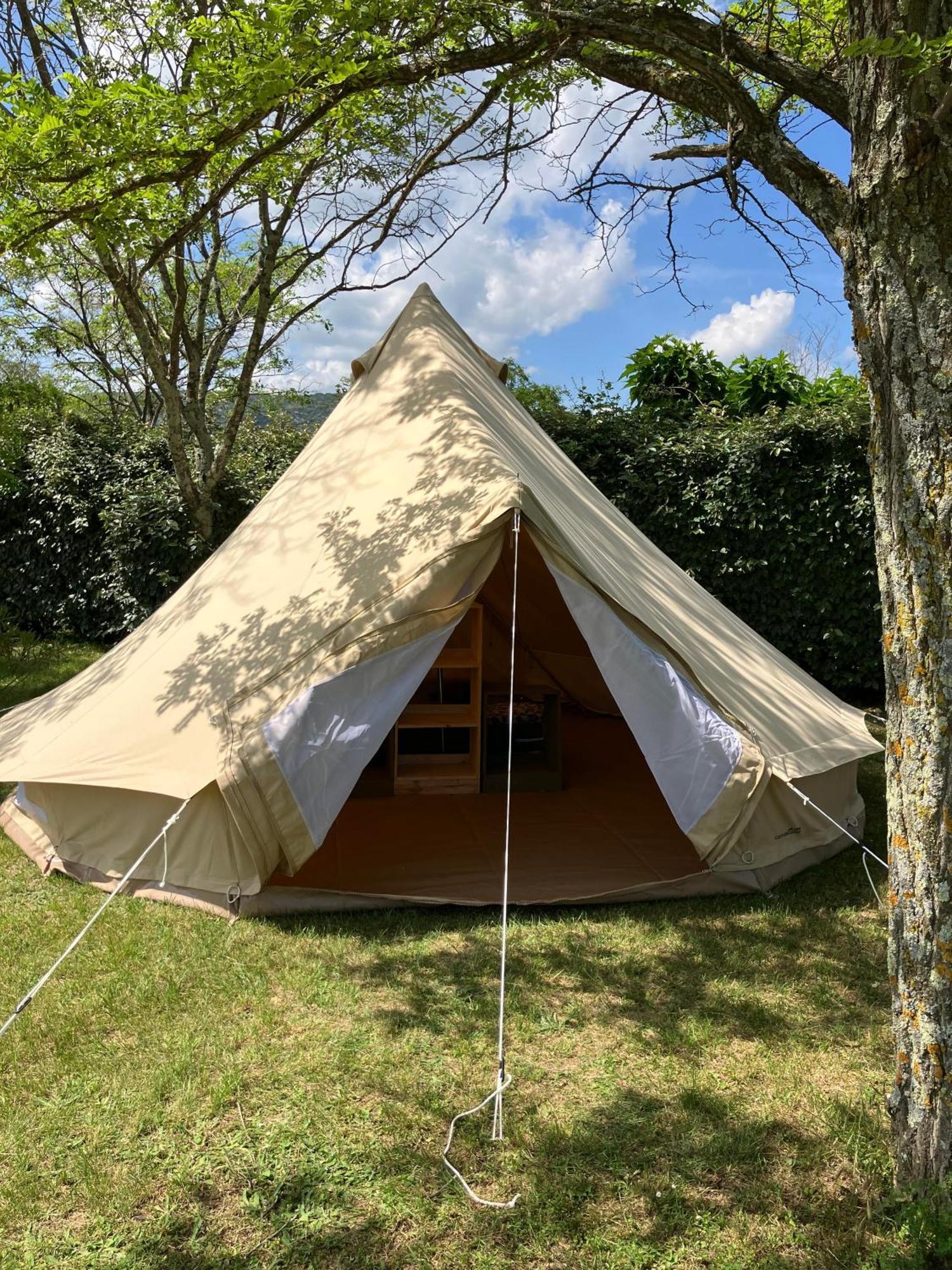 Camping Carrefour De L'Ardeche Saint-Remeze Eksteriør billede