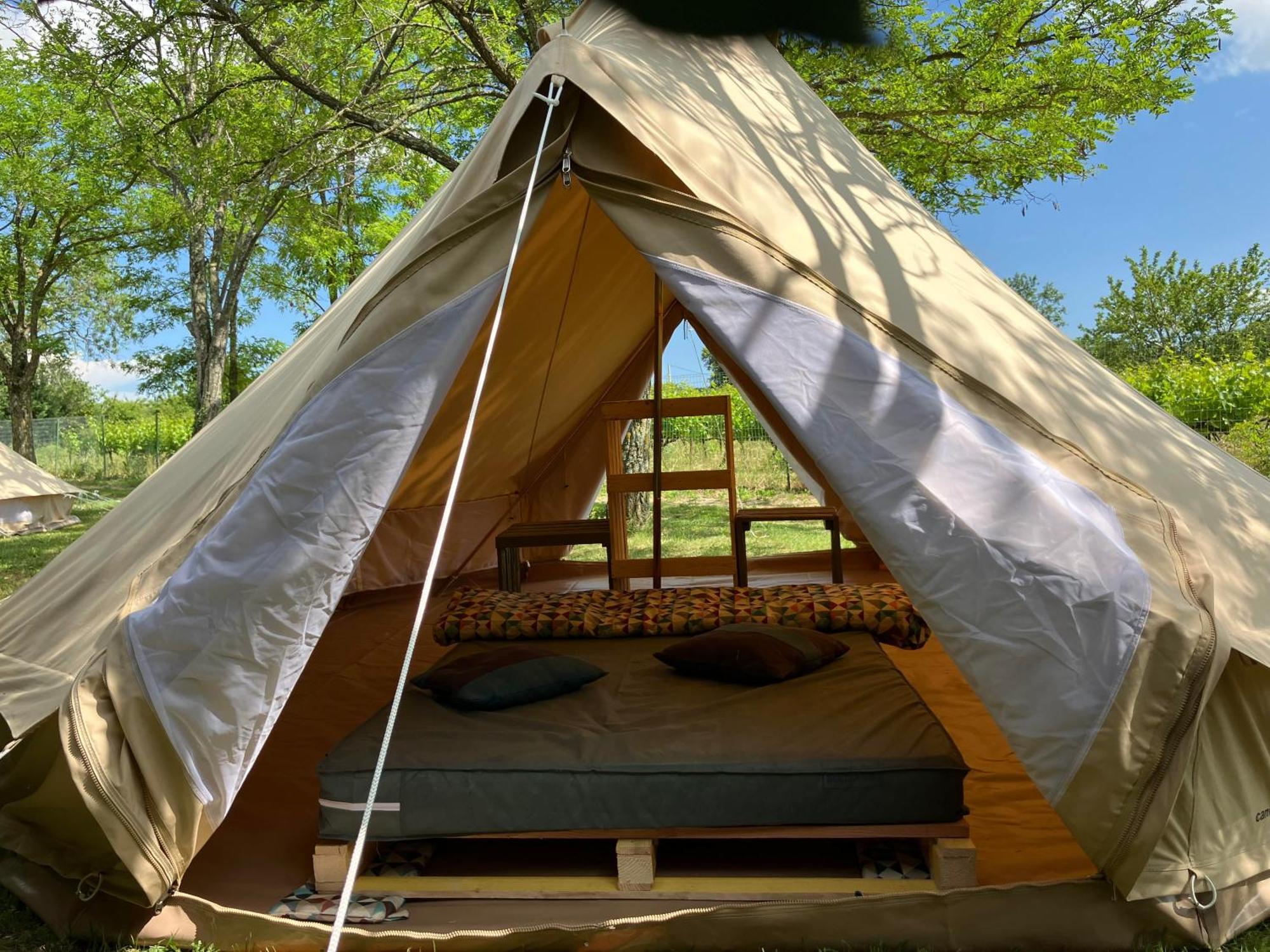 Camping Carrefour De L'Ardeche Saint-Remeze Eksteriør billede